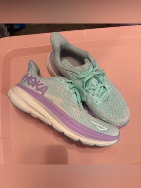 Hoka Clifton 9 sneakers